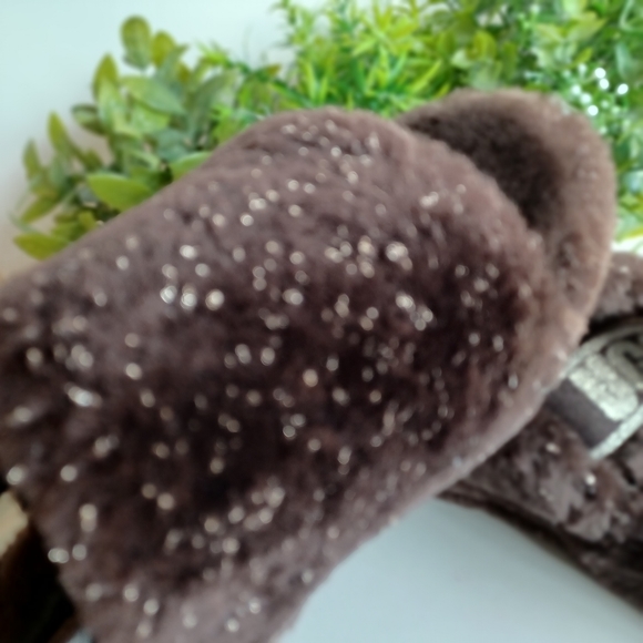 UGG Metallic Sparkle Fluff Shearling Slippers | Size 7 | NWT | Brown - Picture 5 of 11
